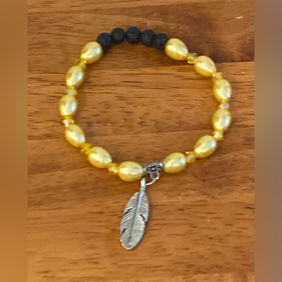 NEW Yellow Glass faux pearl essential oil crystal bracelet - Picture 1 of 5